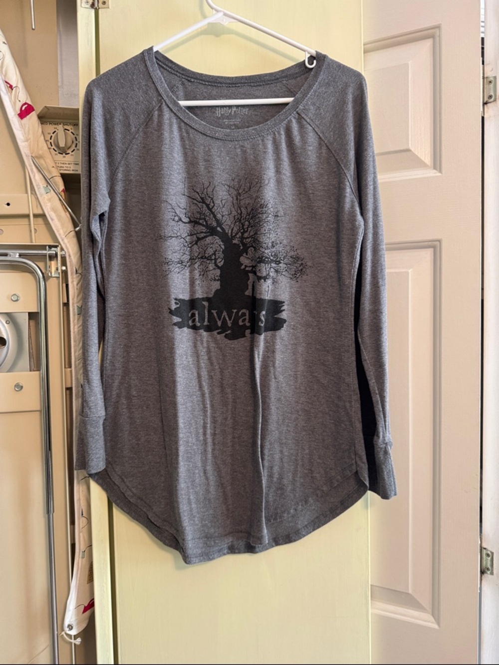 Warner Bros. Gray Long Sleeve wizarding world of Harry Potter tee